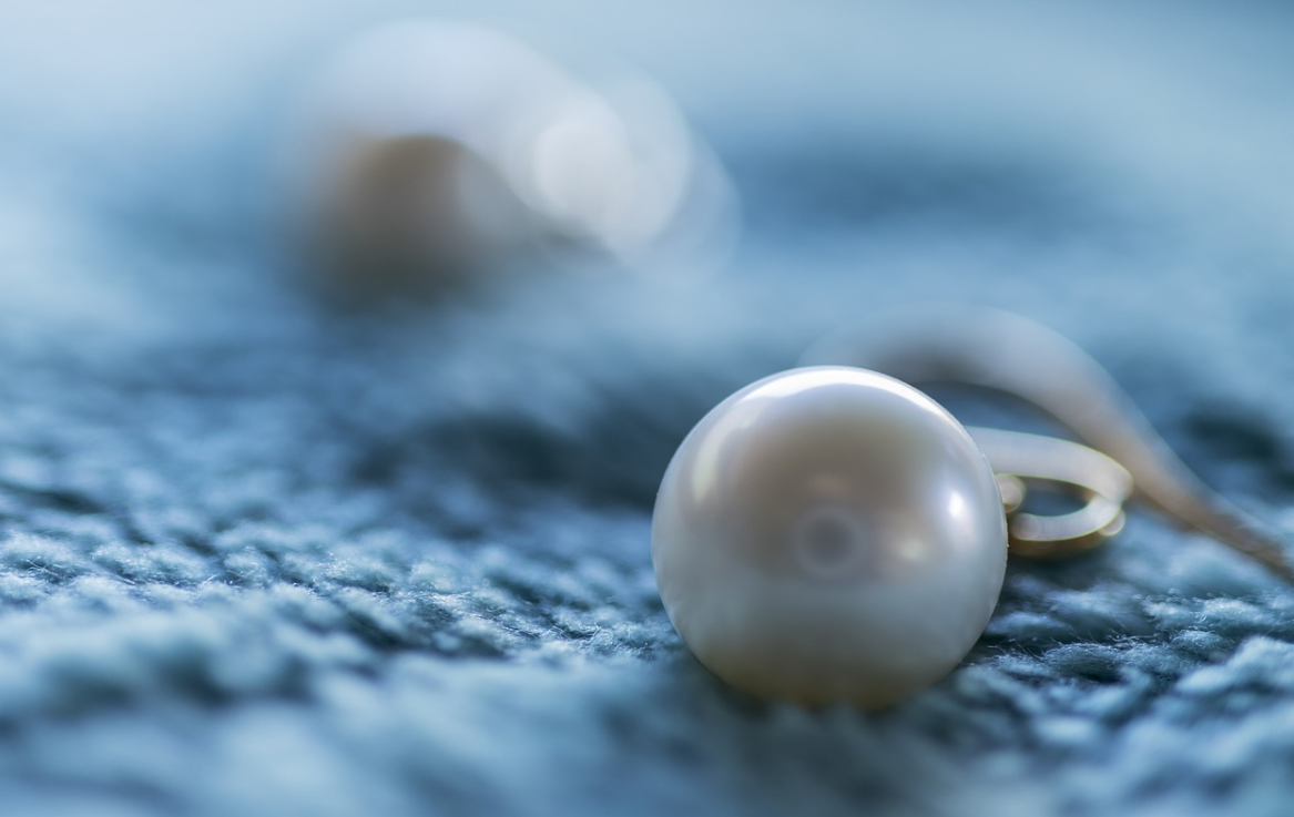 náušnice s perlou